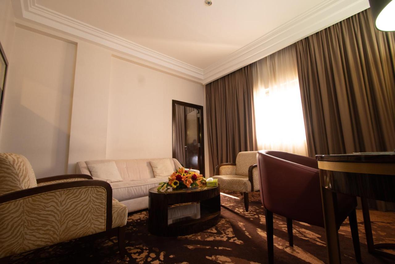 Fleur De Lys Plateau Hotel 4*